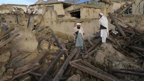 Afganistan’da 11 dakika arayla 6.3 ve 5.0 büyüklüğünde iki deprem